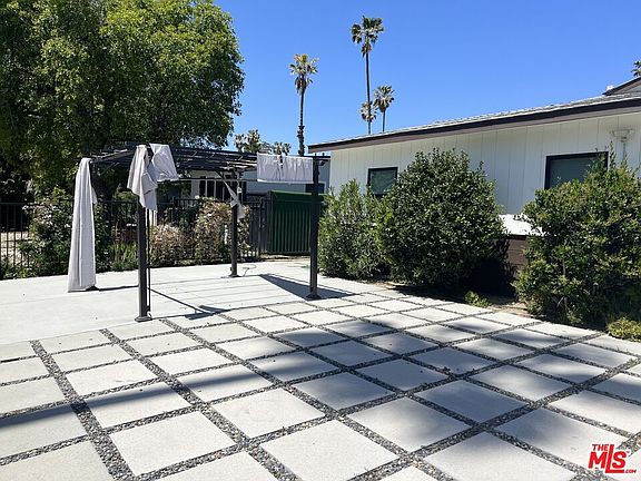 3rd image of 17141 Sherman Way