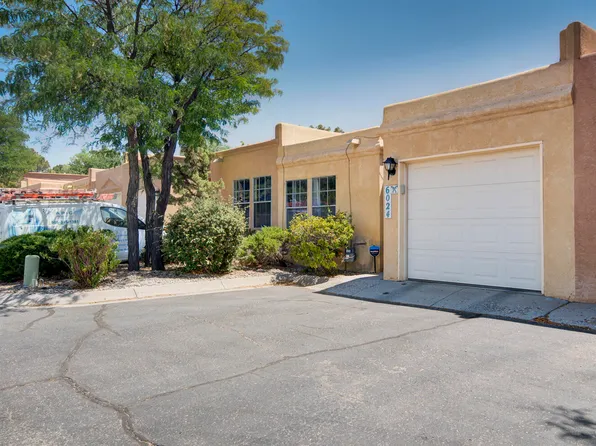 6024 Del Campo Pl NE, Albuquerque, NM 87109