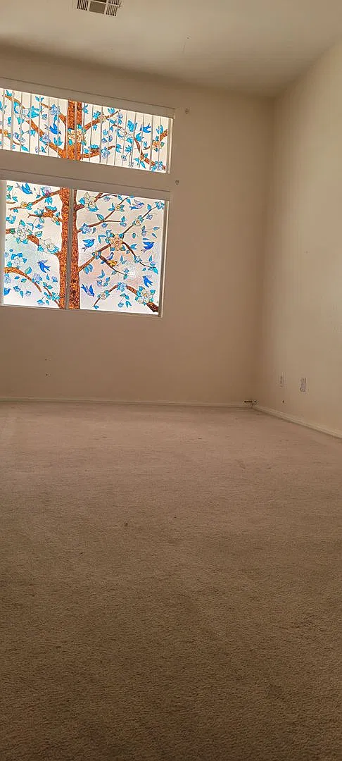 3 bedroom single story home — Photo 4