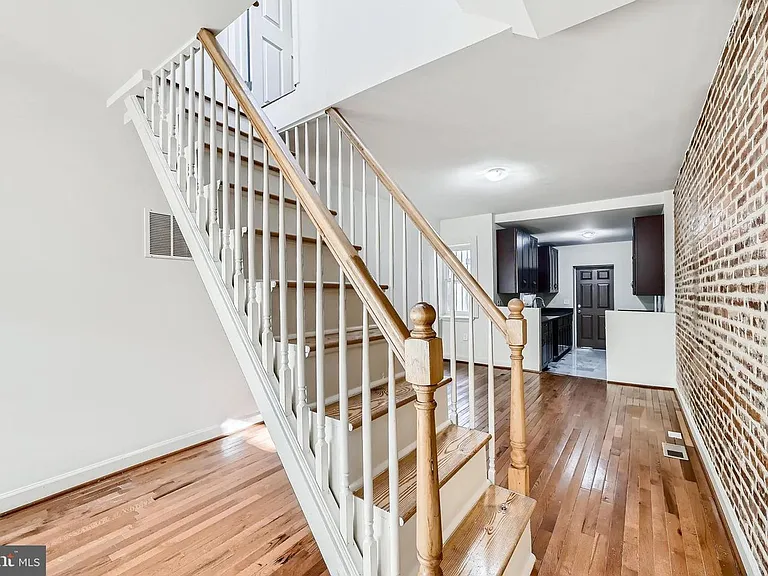 456 E Federal St — Photo 10