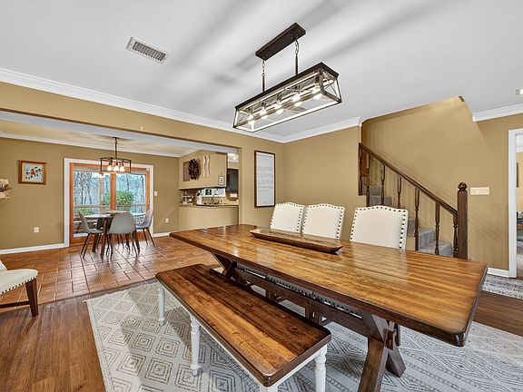 4th image of 707 Brookdale Dr