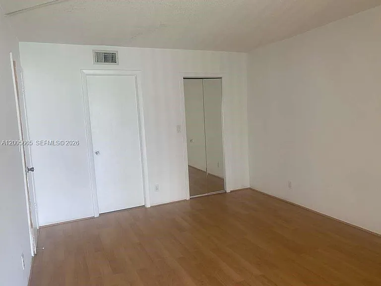 220 Lakeview Dr #203 — Photo 11