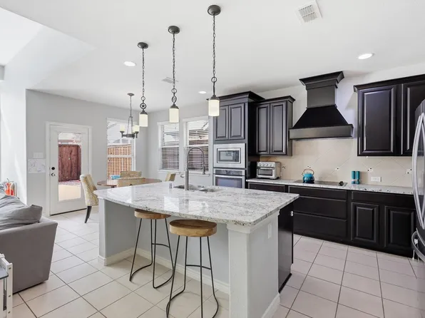 1316 Realoaks Dr, Fort Worth, TX 76131