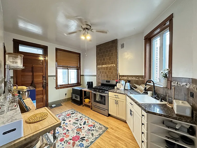 3242 N Racine Ave #3 — Photo 6