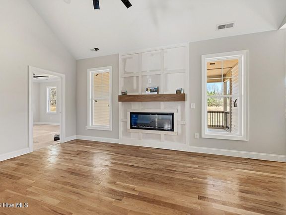 3rd image of 2321 Peachtree Hills Road