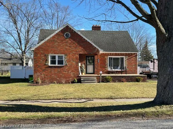 1461 Colorado St, Marysville, MI 48040