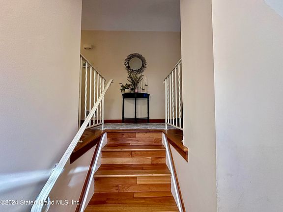 4th image of 35 Garden St