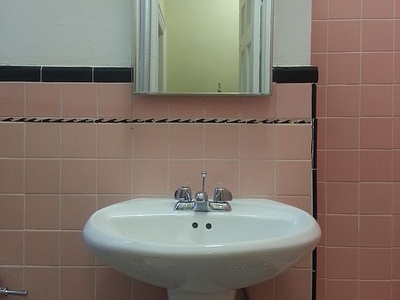4th image of 1248 Pacific St APT 4D