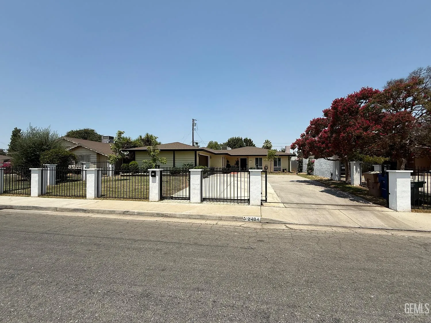 2404 Belvedere Ave photo 1