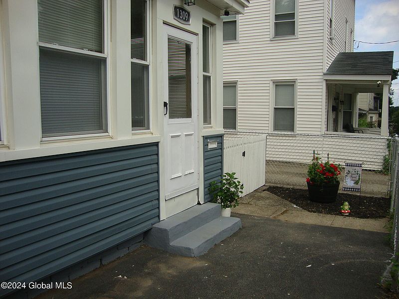5th image of 1309 1st Street