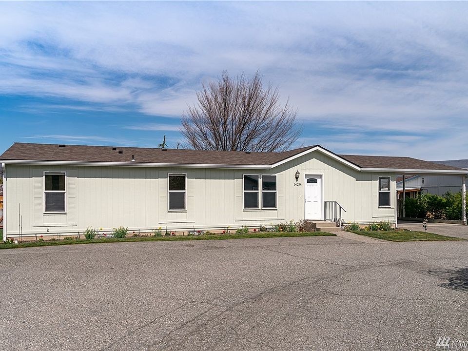 1st image of 1420 College Ct