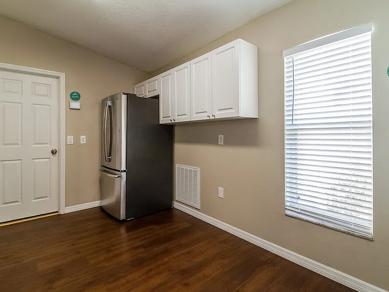 559 Grand Royal Cir — Photo 7
