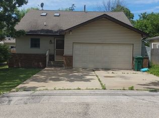 809 Grand Blvd, Wauconda, IL 60084