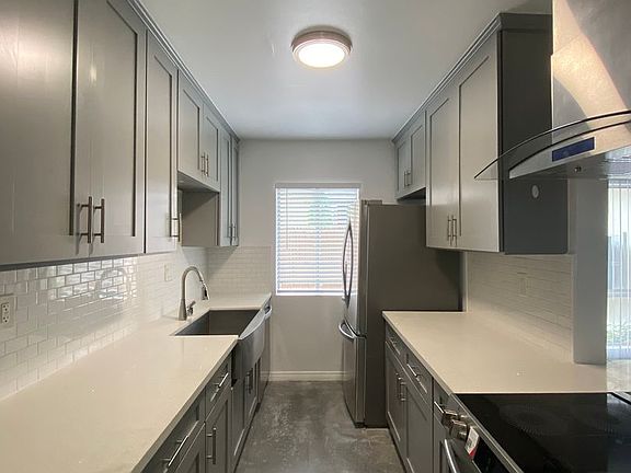 4th image of 2310 E 5th St #2