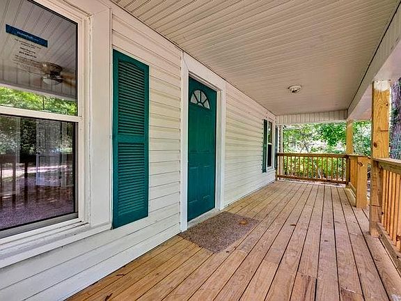 2nd image of 2112 Cumberland Dr SE