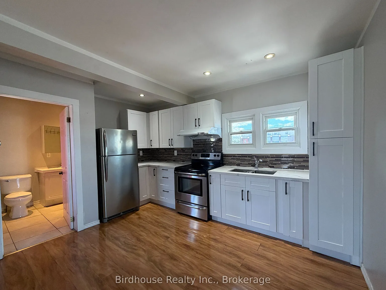 3 bed, $1,900 — Photo 3