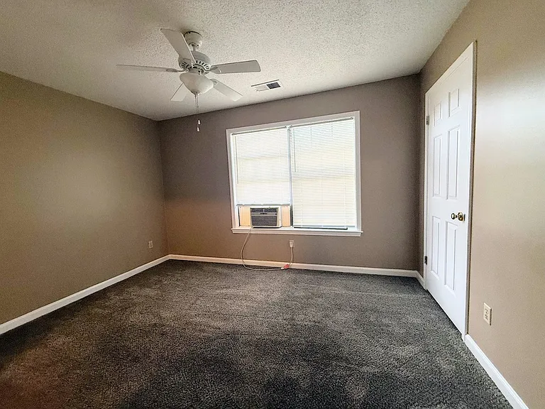 2478 Green Glen Dr — Photo 14
