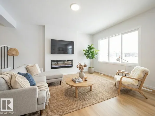 19430 22a Ave NW, Edmonton, AB T6M 1R3