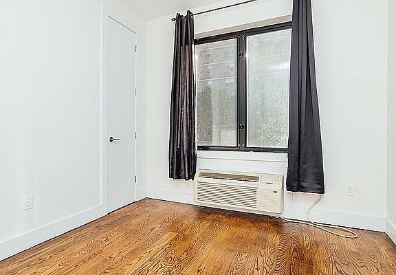 3rd image of 112 Manhattan Ave #2F