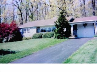 1467 Timberline Dr, Pottstown, PA 19465