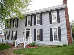 32 N Main St, Thornville, OH 43076