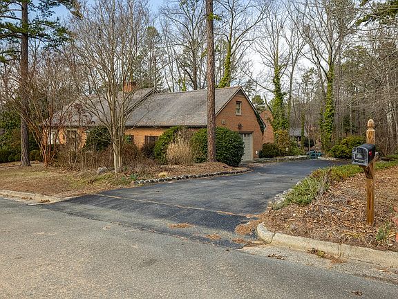 3rd image of 2100 Rivoli St