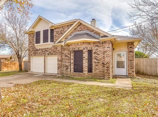 1004 Meadow Glen Ct, Arlington, TX 76018