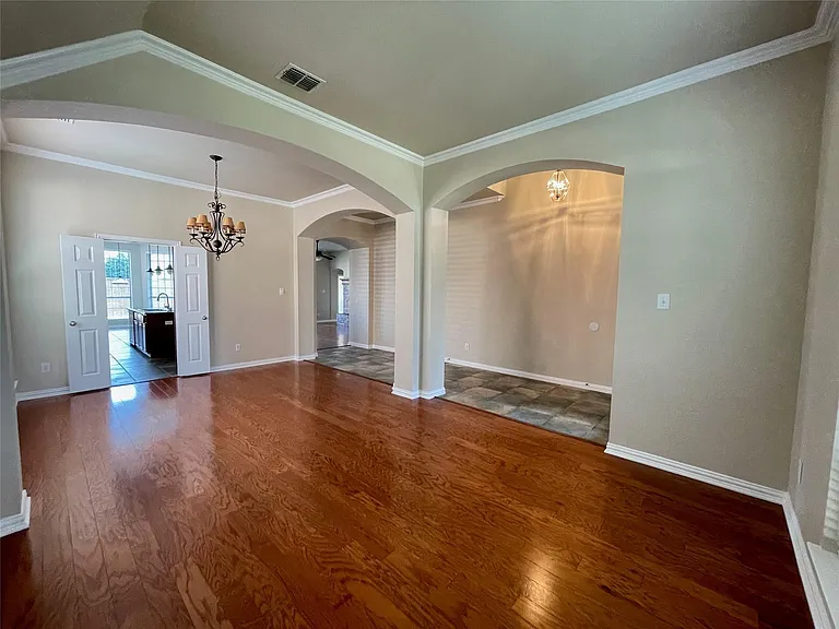 2902 Madison Dr — Photo 9