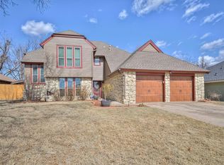 9117 Oakwood Dr, Midwest City, OK 73130