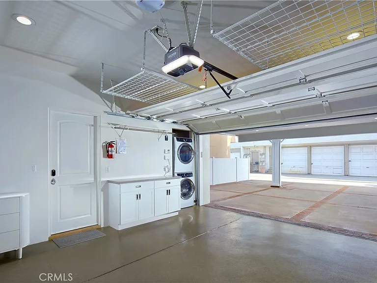 1311 W Bay Ave — Photo 31