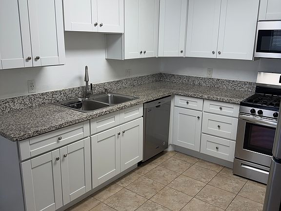 2nd image of 3520 1st Ave APT 6