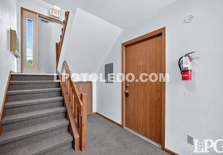 801 Hilltop Ln #101 — Photo 7