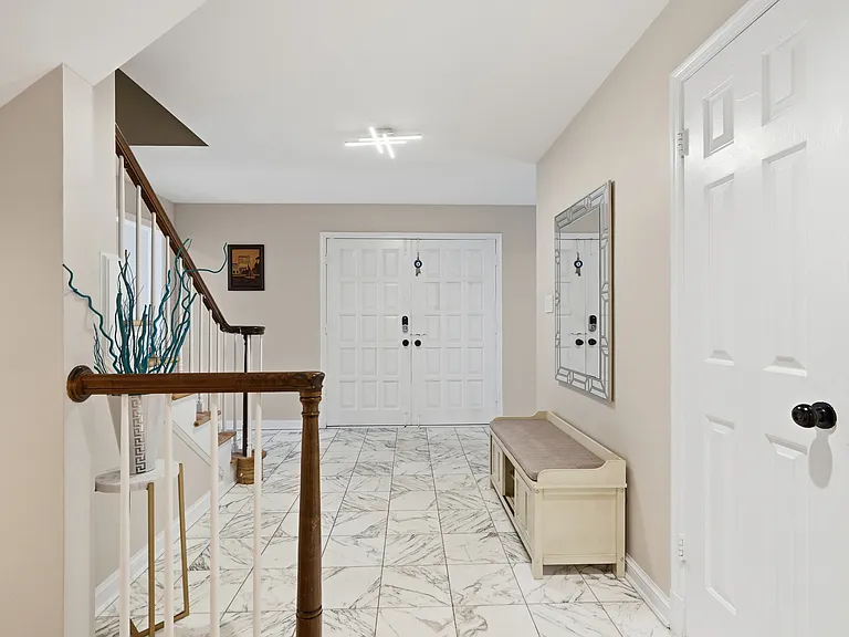 6306 Dunaway Ct — Photo 8