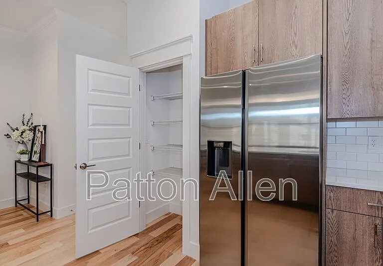 153 Collin Pl #16 — Photo 5