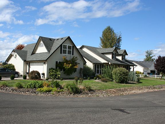 5th image of 19720 NE 99th Ct