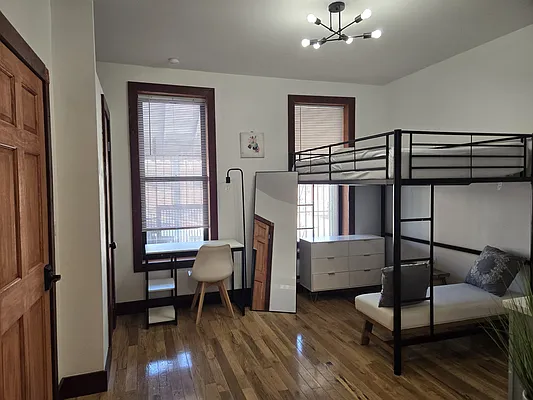 Rented by Apple Realty Group Corp | media 16