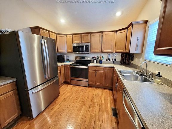 4th image of 113 Deer Valley Dr