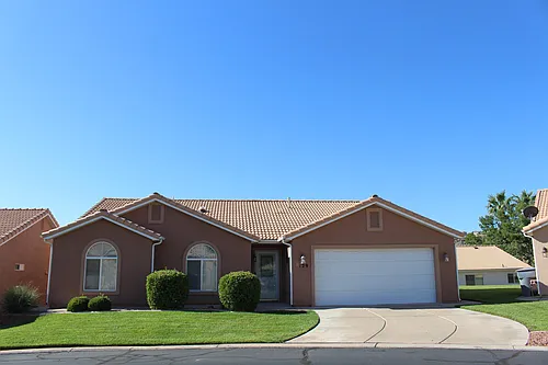 210 N Mall Dr Photo 1