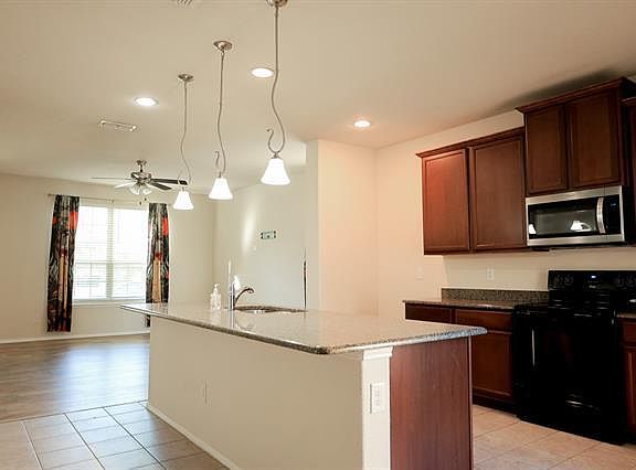 5th image of 1005 Bruni Ct