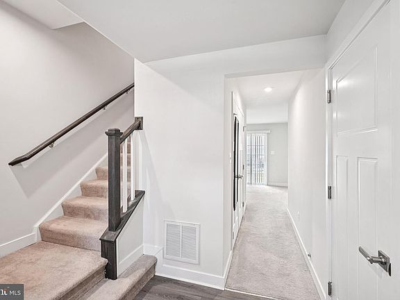 3rd image of 2055 Rivers Dr