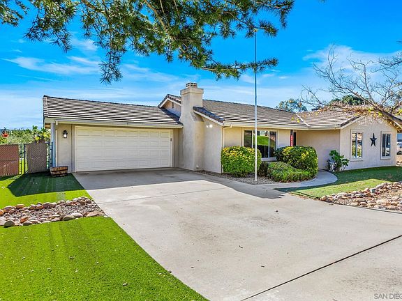 3rd image of 16579 Daza Dr