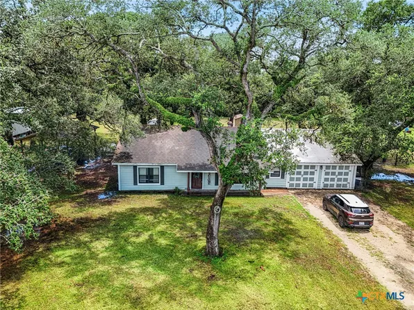 2449 County Road 306, Edna, TX 77957