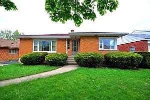 1st image of 1418 Balmoral Ave