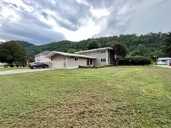 5th image of 73 S Circle Dr