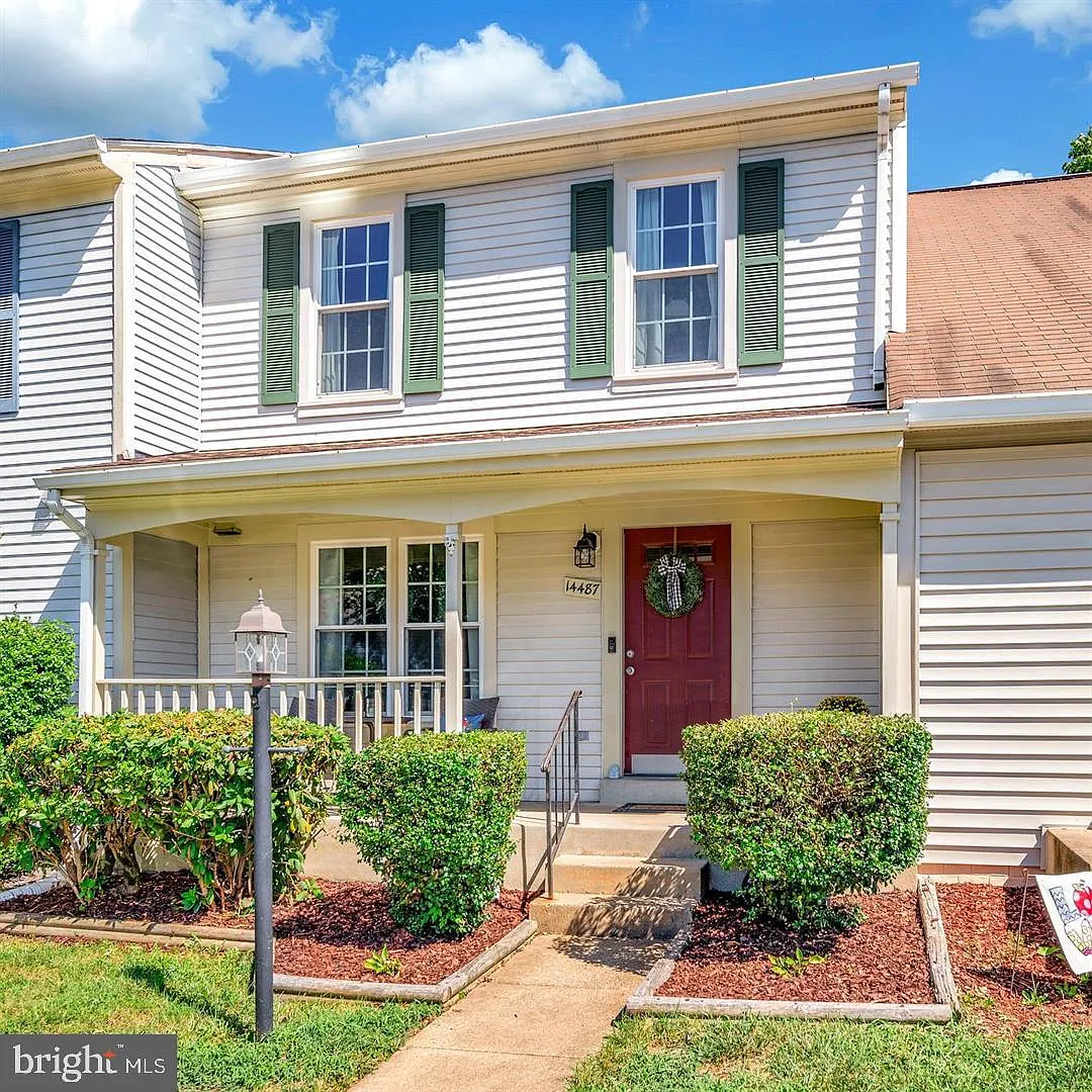 3 bed, 2.5 bath, 1928 sqft, $2,500 — Photo 1