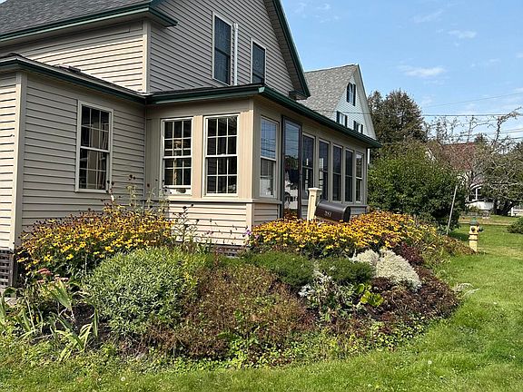 3rd image of 381 Brunswick Street