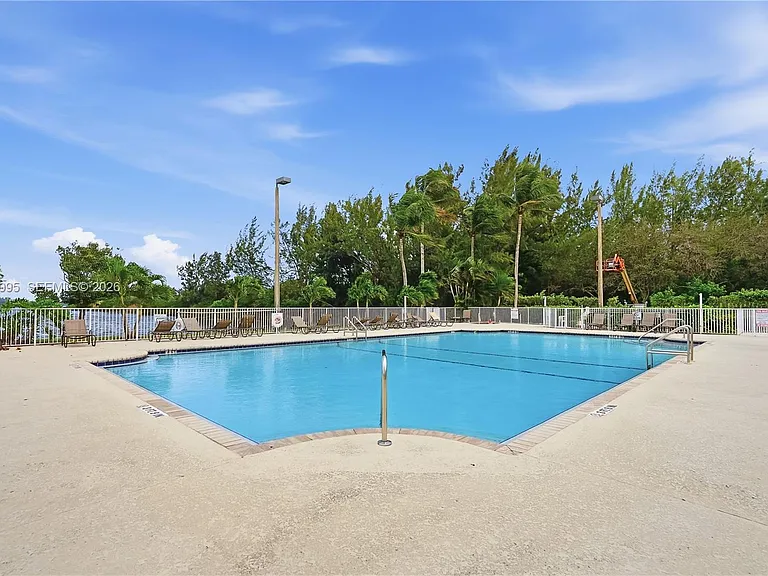 1428 SW 47th Ave — Photo 42
