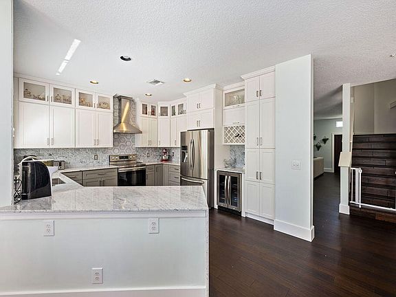 3rd image of 1230 Avondale Lane