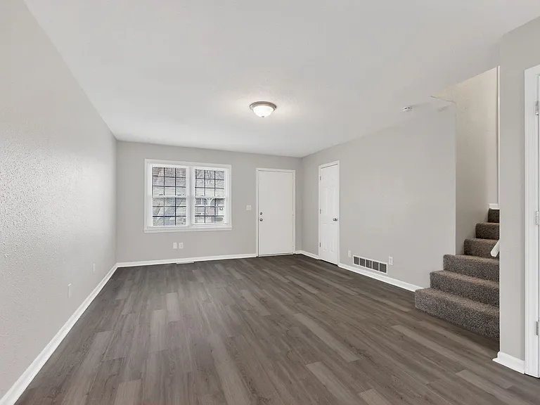 1802 SW Sunset Ave — Photo 2