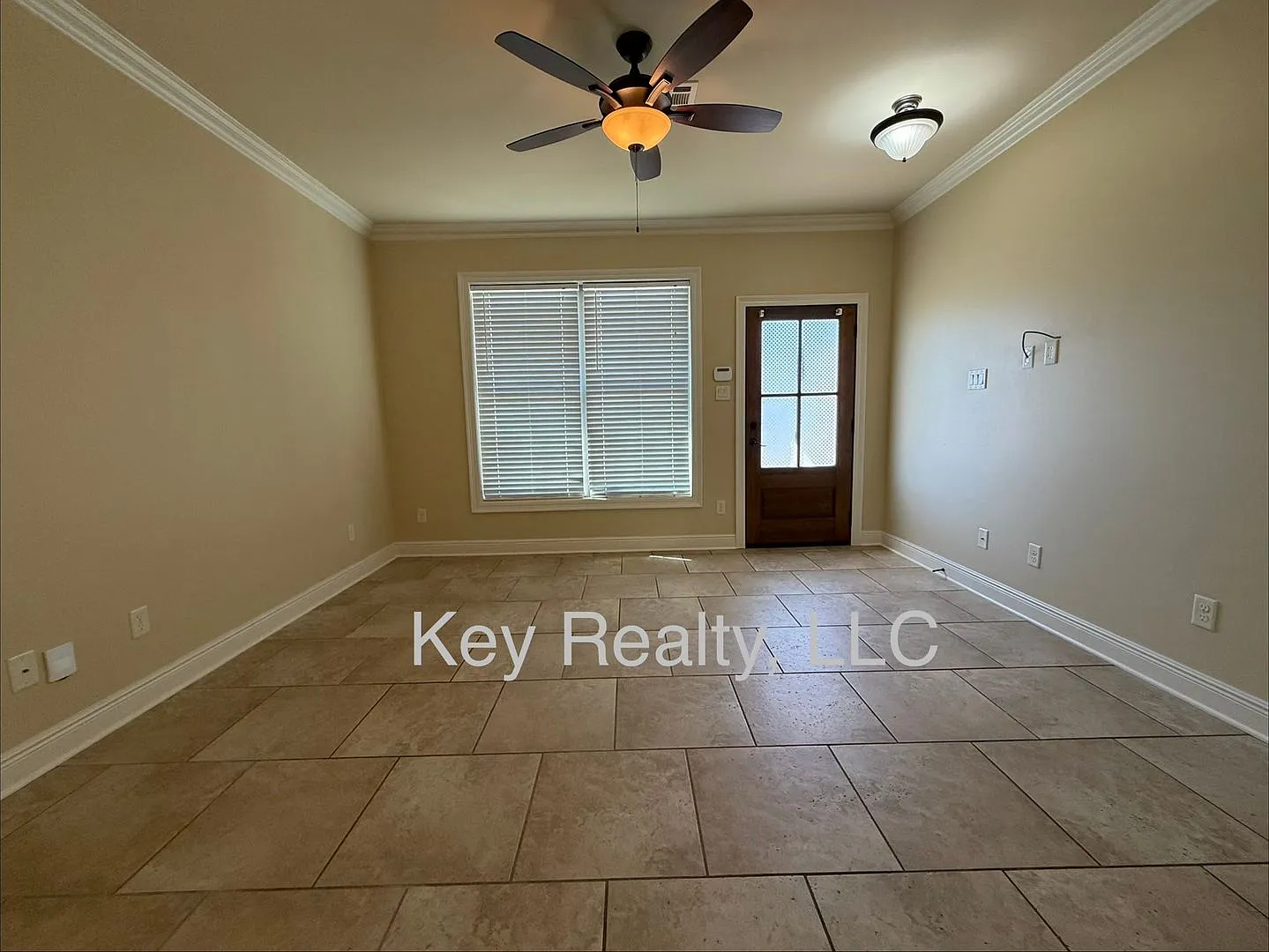 5229 Rue De Chateau - Alexandria — Photo 3